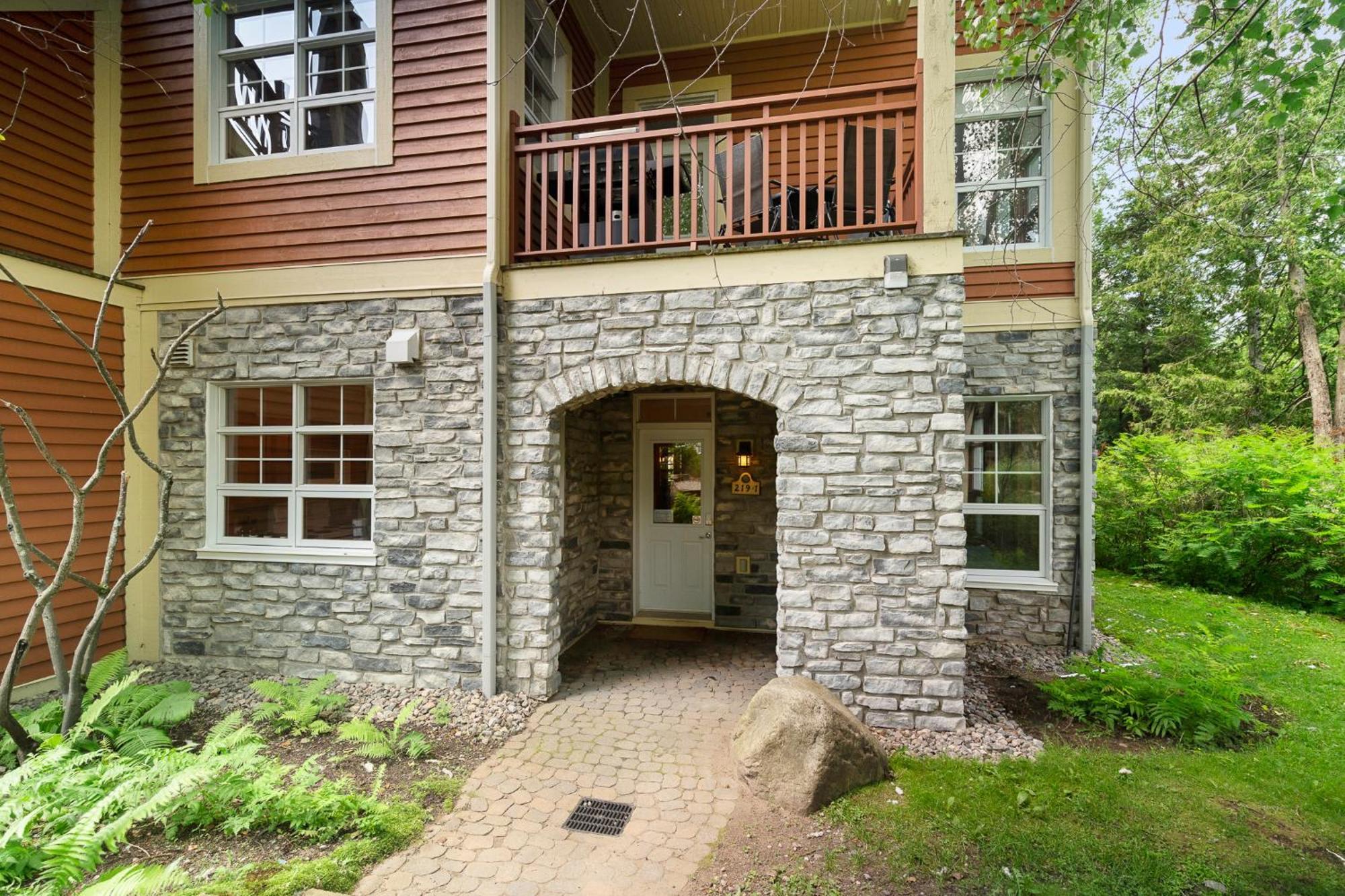 Les Eaux - 2Bdrs W Pool & Hot Tub Near Village Mont-Tremblant Exterior foto
